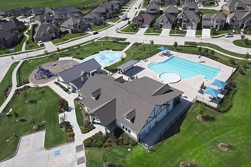 del bello pool.jpg